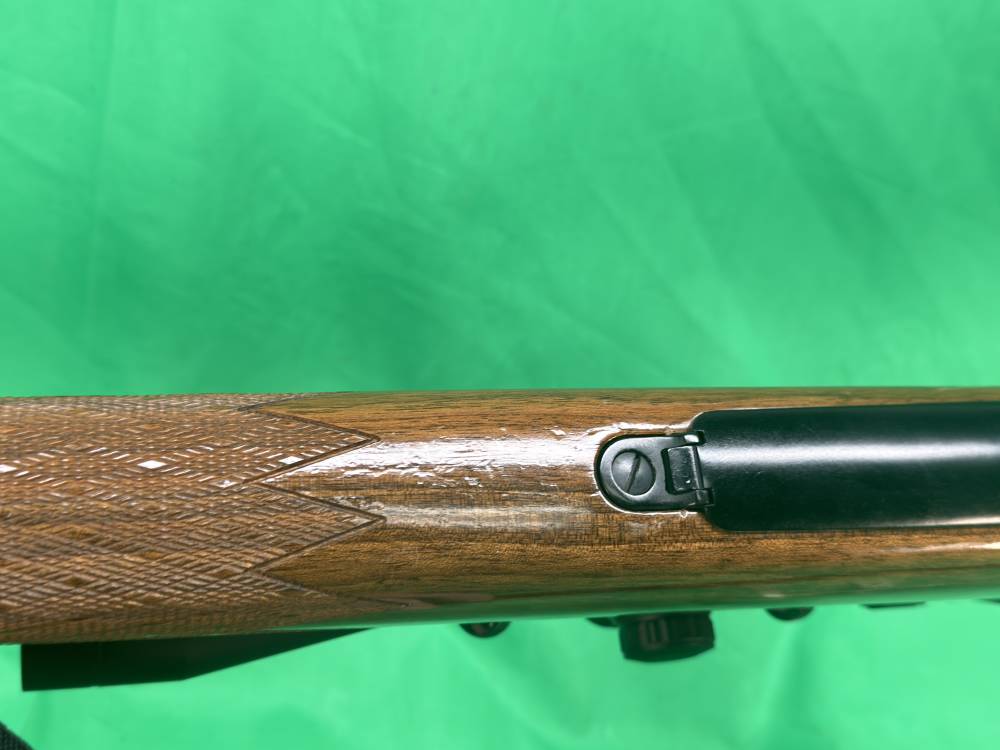 Remington 700 BDL Varmint Special .22-250 24” Heavy Barrel Leupold Scope-img-42