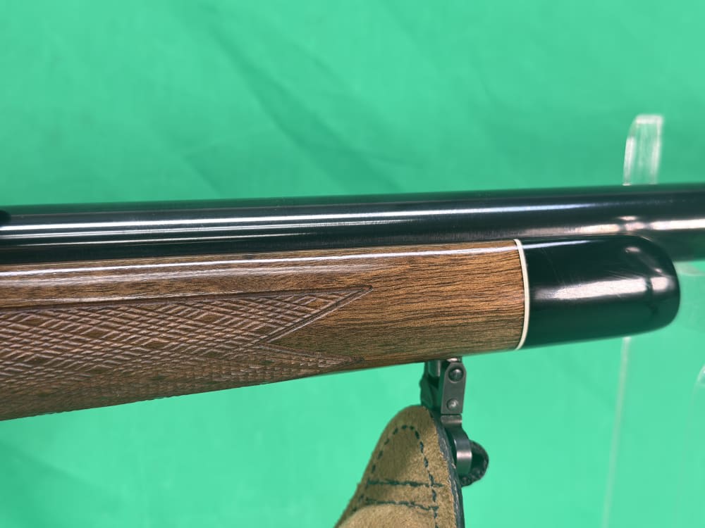 Remington 700 BDL Varmint Special .22-250 24” Heavy Barrel Leupold Scope-img-9