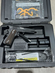 Browning 1911-22 A1 compact 3.625” excellent condition metal frame
