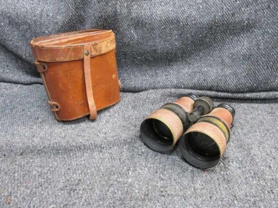 WWI U.S. NAVY BINOCUALRS W/ NICE ENGRAVING, PARTIAL CASE, READY TO DISPLAY