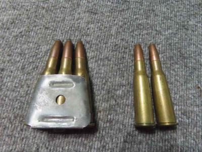 5 ROUNDS OF "REM-UMC" M ADE 8mm LEBEL AMMO & ORIGINAL 3 SHOT CLIP