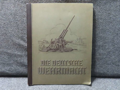 ORIGINAL WWII GERMAN CIGARETTE CARD ALBUM "DIE DEUTSCHE WEHRMACHT"-1936
