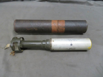 WWII US SIGNAL GROUND AMBER STAR PARACHUTE M21A1 RIFLE FLARE-1944-VERY NICE