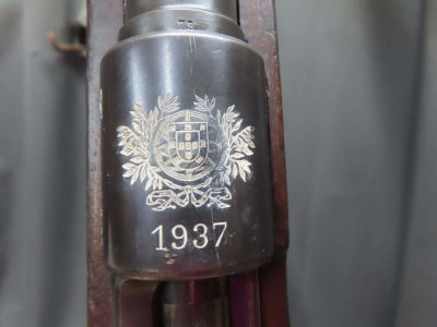WWII PORTUGUESE M1937 M/937 MAUSER RIFLE-w/ NICE CREST & MATCHING BAYONET