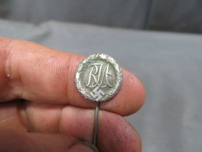 WWII GERMAN YOUTH SPORTS BADGE STICKPIN-NICE DETAIL & FINISH