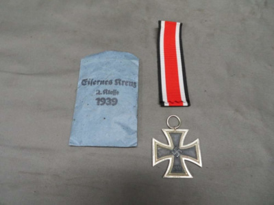 WWII GERMAN IRON CROSS 2ND CLASS W/ ENVELOPE-RING MARKED